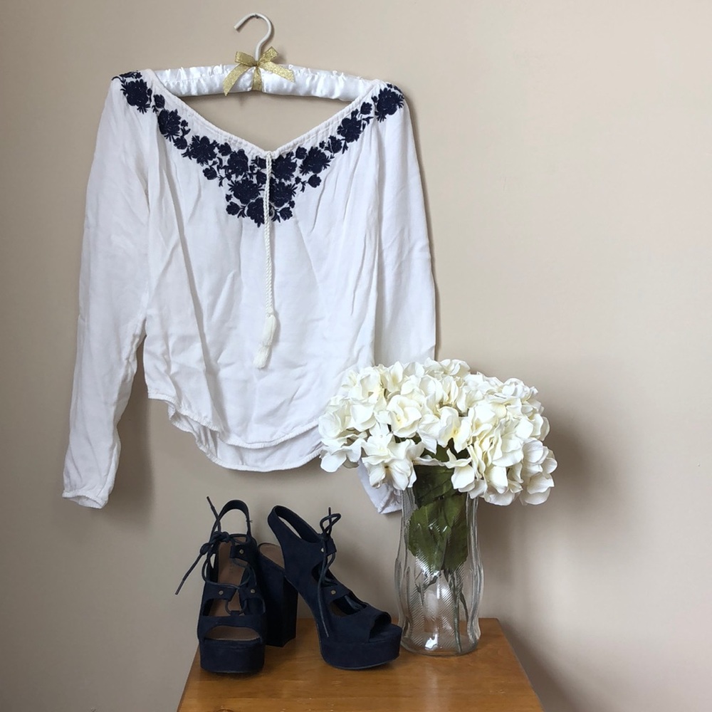 *[Hollister]* top